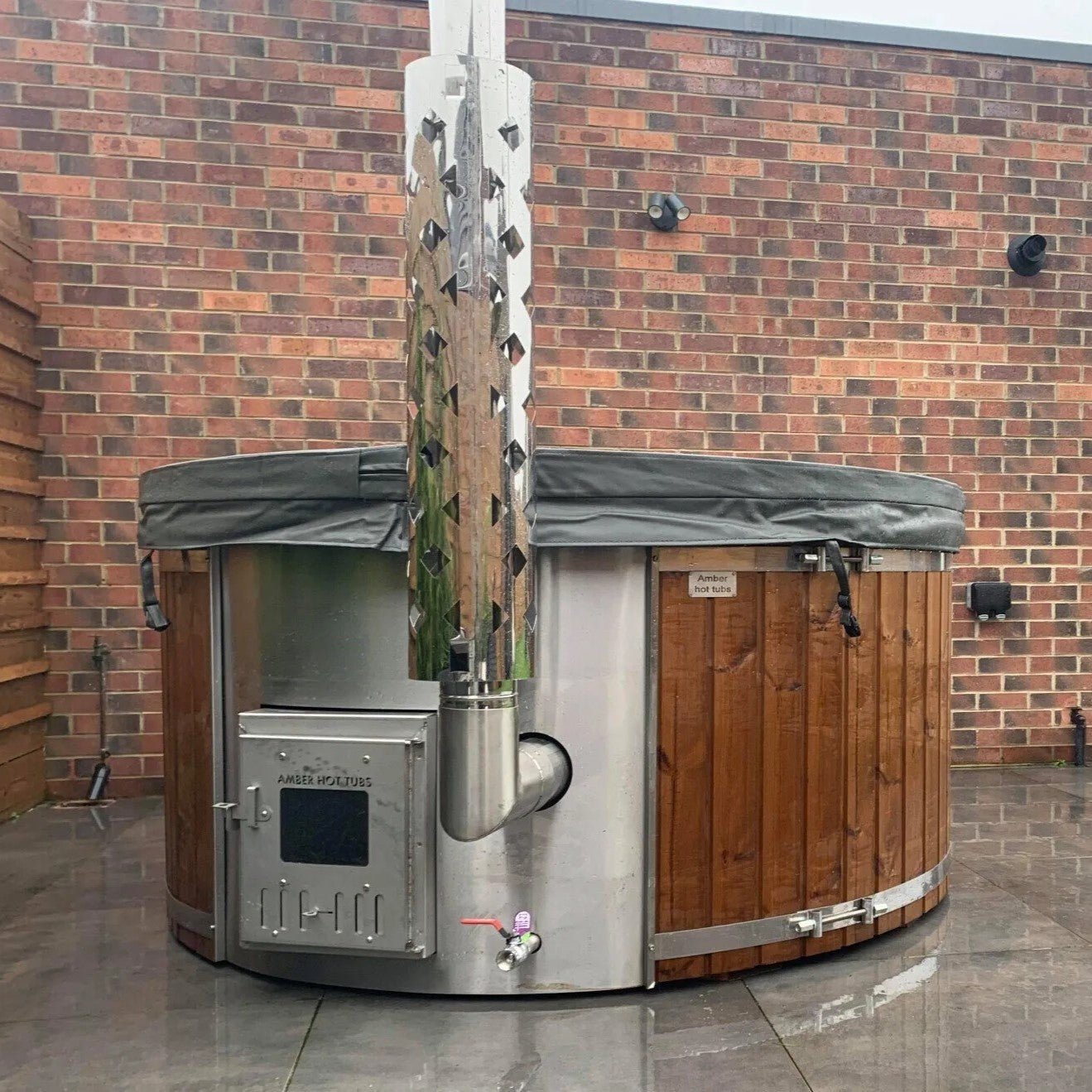 Amber Hot Tub Fully Loaded 2m wood fired hot tub - Nuovo Luxury - Hot Tubs