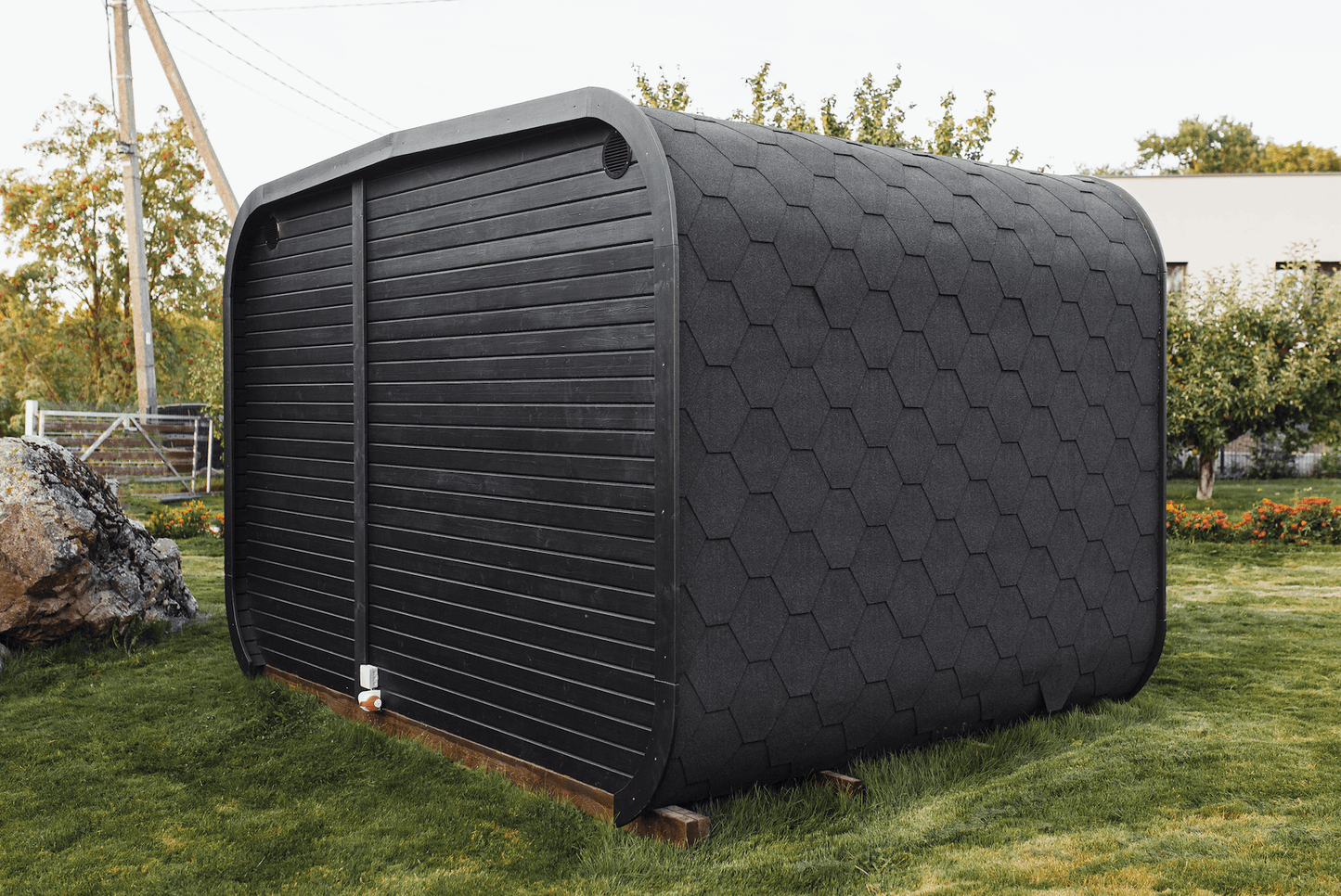 Halo Saunas Sanctuary V1 4 - 6 Person Traditional Outdoor Sauna - Nuovo Luxury - Outdoor Sauna