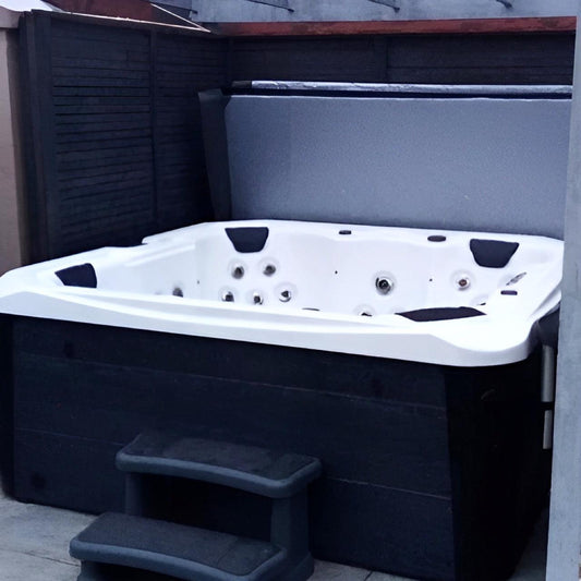 Platinum Spas Bari 32 Amp 5 - 6 Person Hot Tub w/ Bluetooth Audio - Nuovo Luxury - Hot Tub