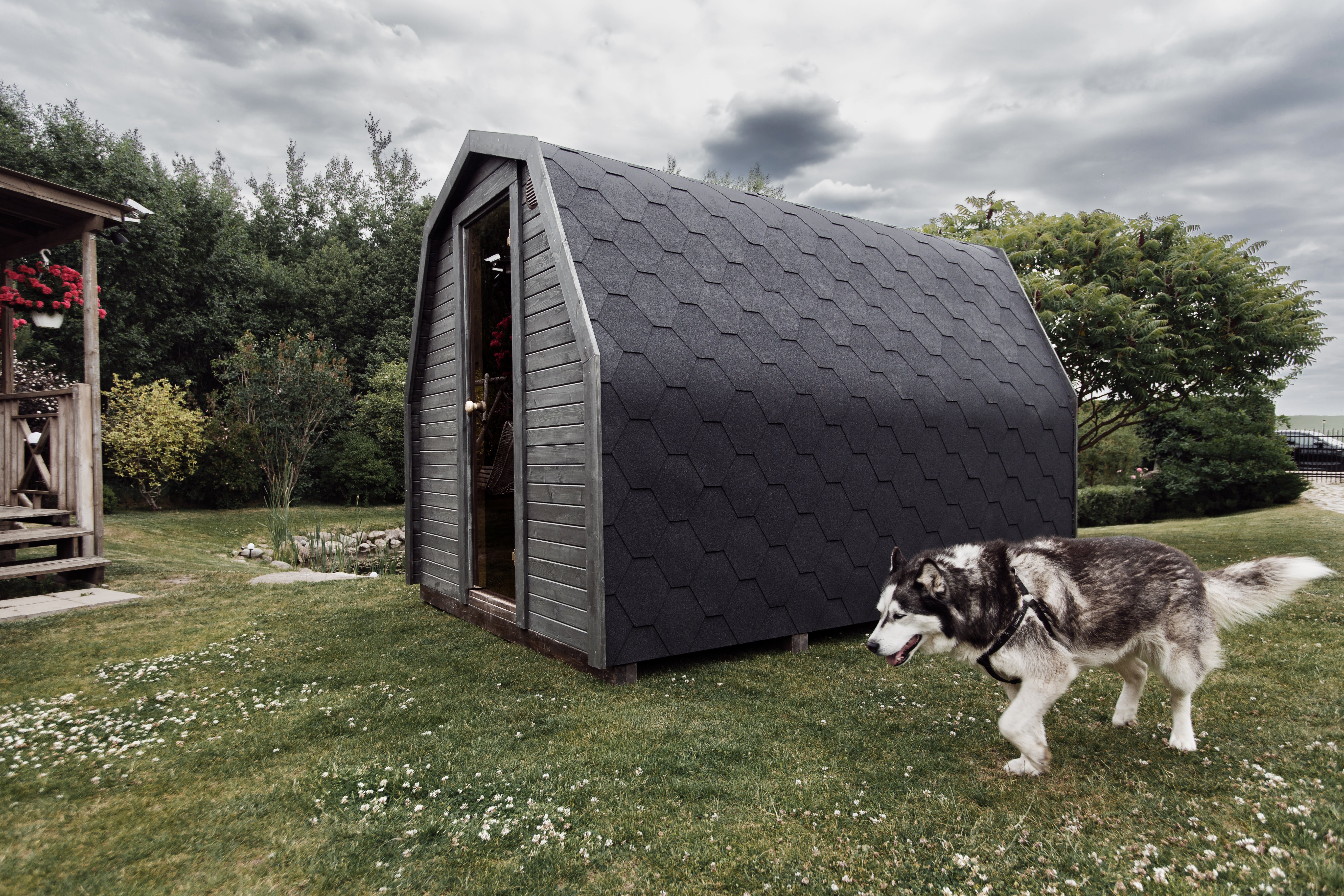 Halo Saunas The Wellness Hut 4 to 6 Person Outdoor Sauna - Nuovo Luxury