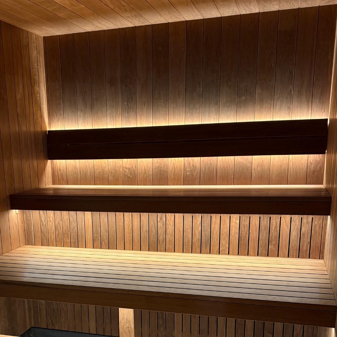 EBON outdoor sauna with integrated shower, front exterior
