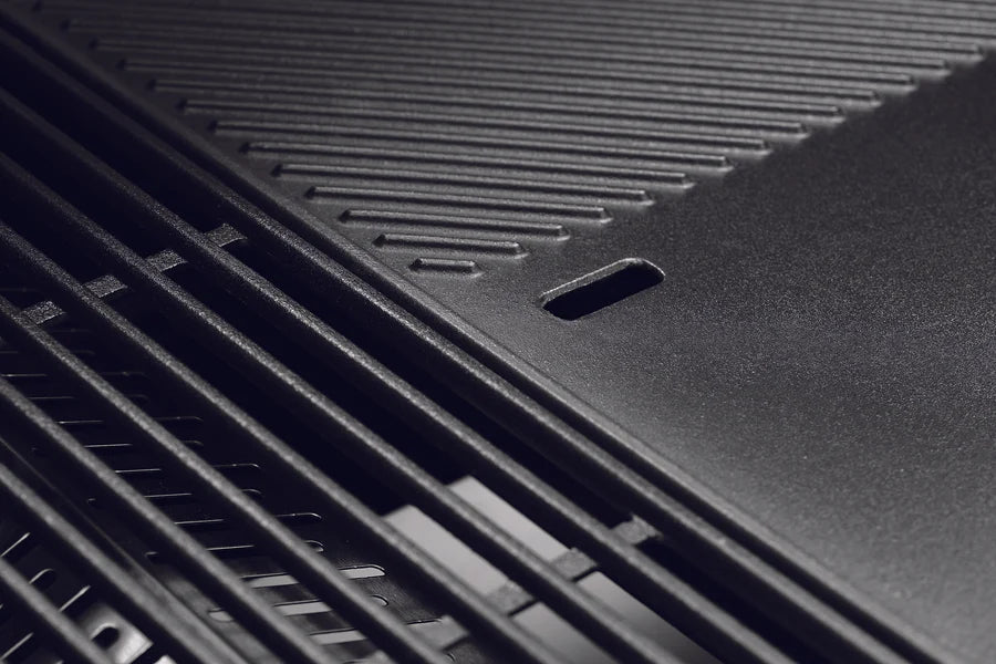 BeefEater 1500 Series - 4 Burner BBQ & Side Burner Trolley - Nuovo Luxury - Barbecue Grill