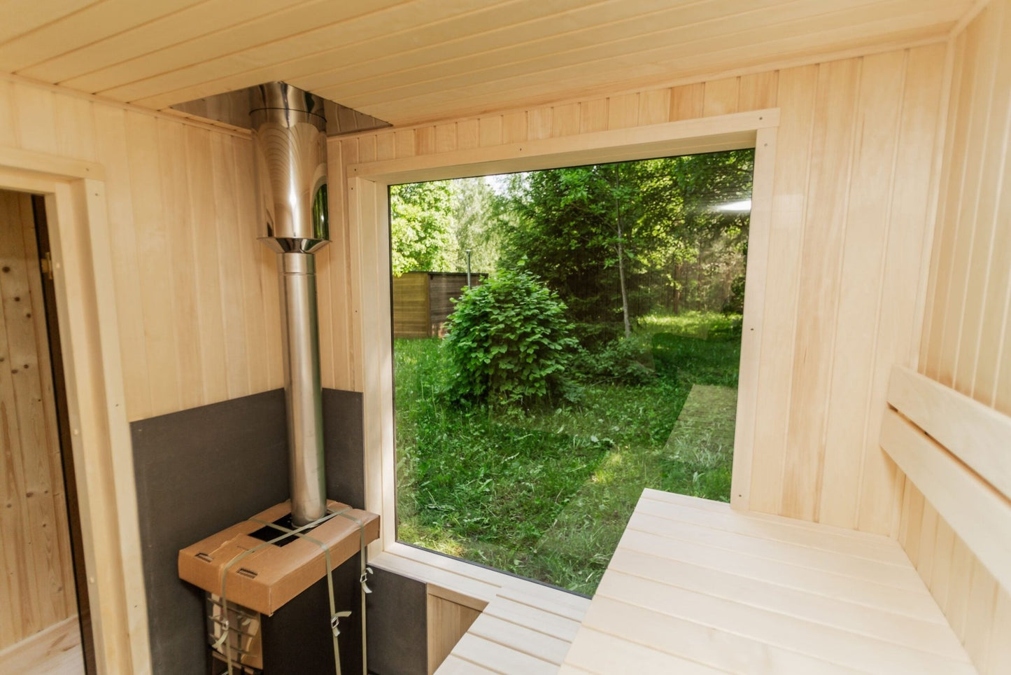 Halo Saunas Allure 4 Person Traditional Sauna - Nuovo Luxury - Outdoor Sauna