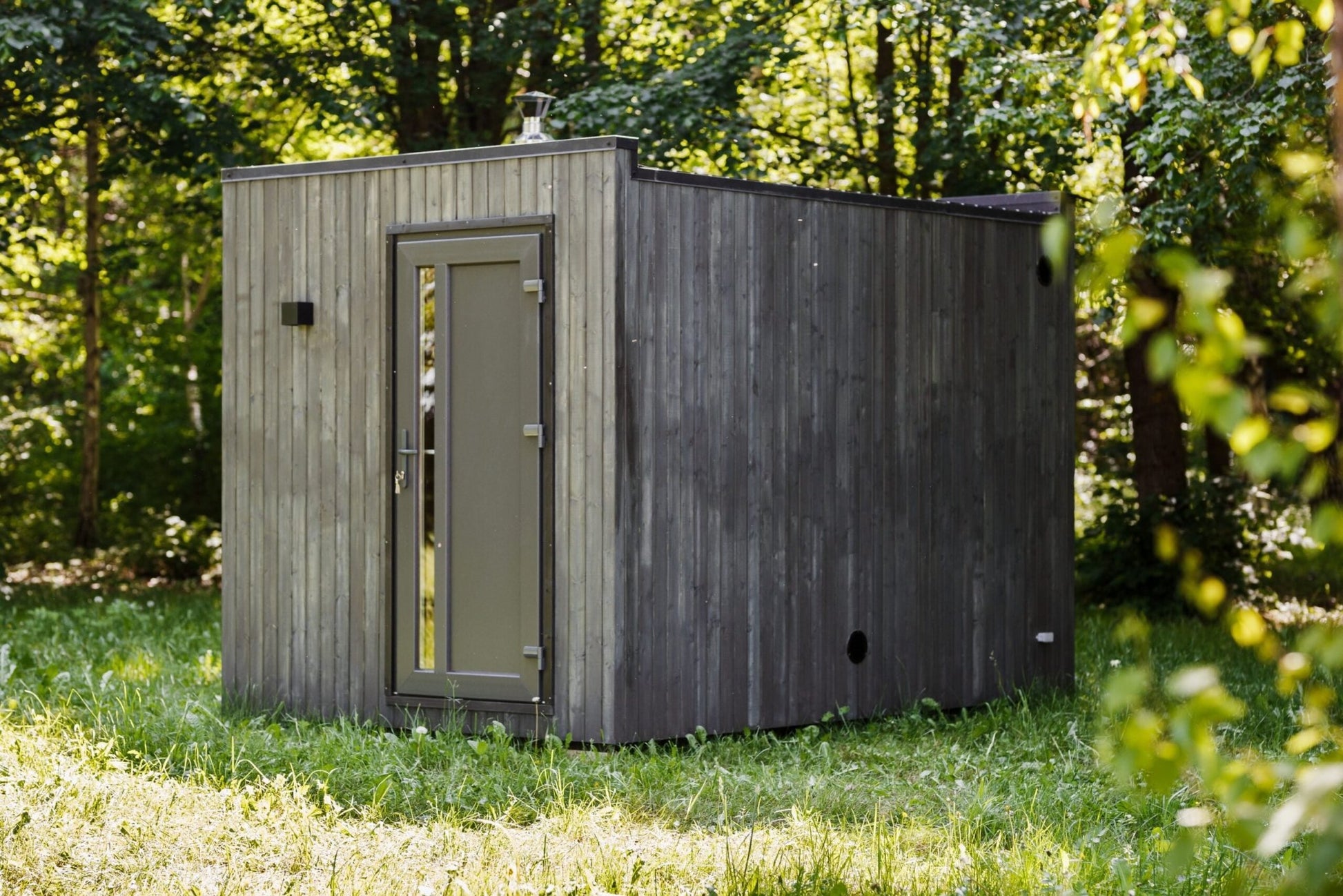 Halo Saunas Allure 4 Person Traditional Sauna - Nuovo Luxury - Outdoor Sauna