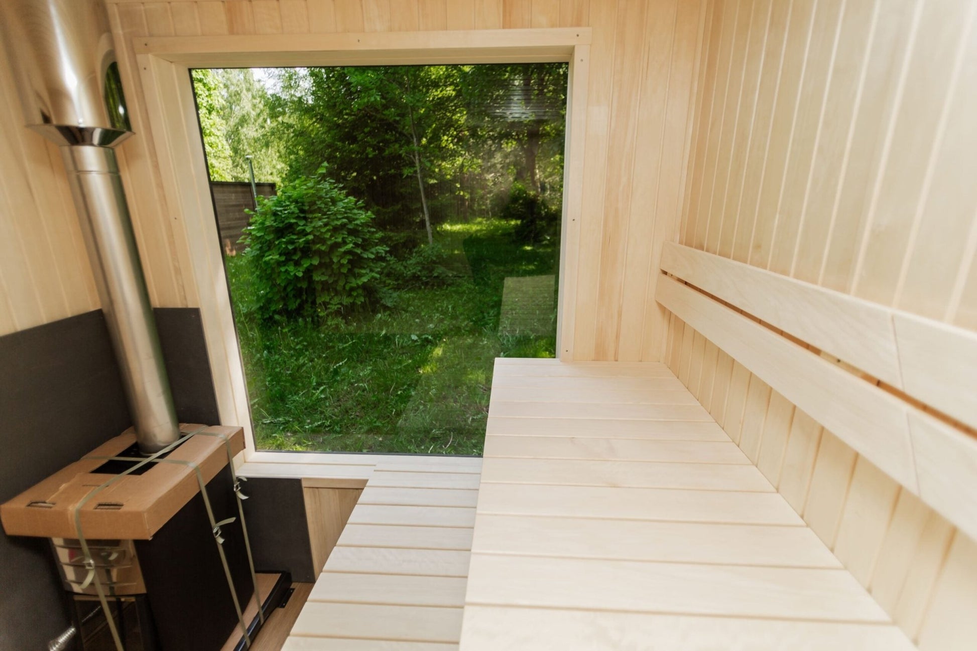 Halo Saunas Allure 4 Person Traditional Sauna - Nuovo Luxury - Outdoor Sauna