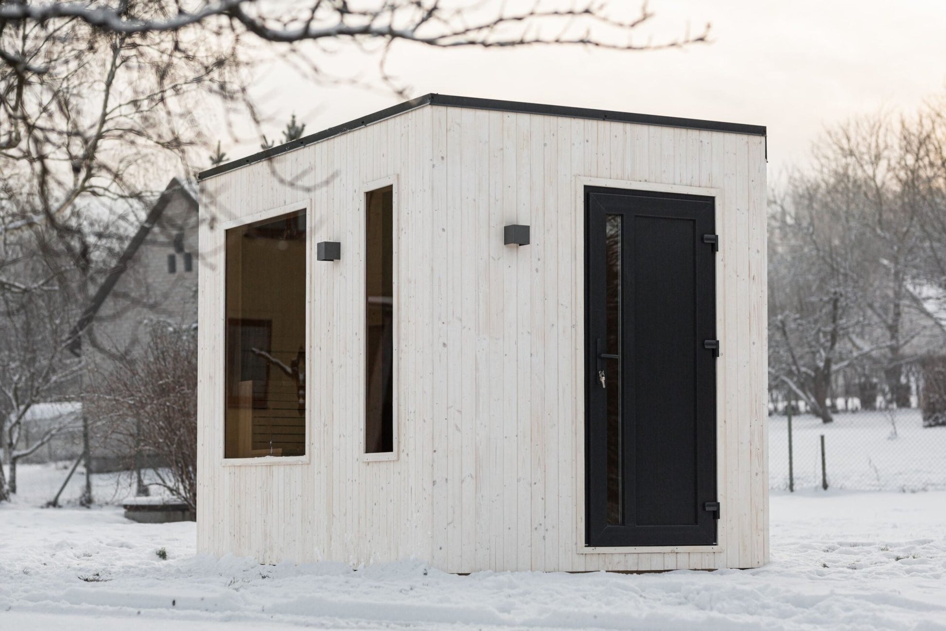 Halo Saunas Allure 4 Person Traditional Sauna - Nuovo Luxury - Outdoor Sauna
