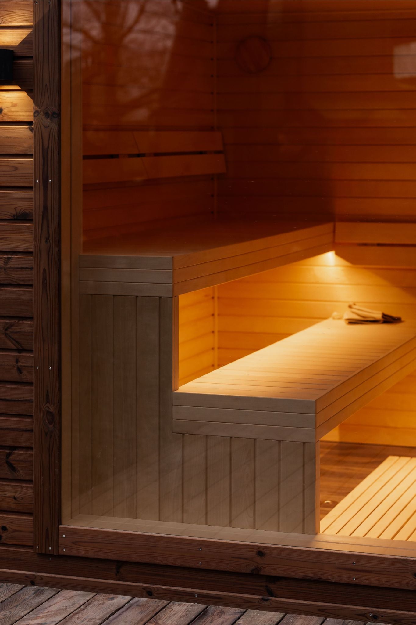 Halo Saunas Fort Soleil 4 to 6 Person Traditional Sauna - Nuovo Luxury - Outdoor Sauna