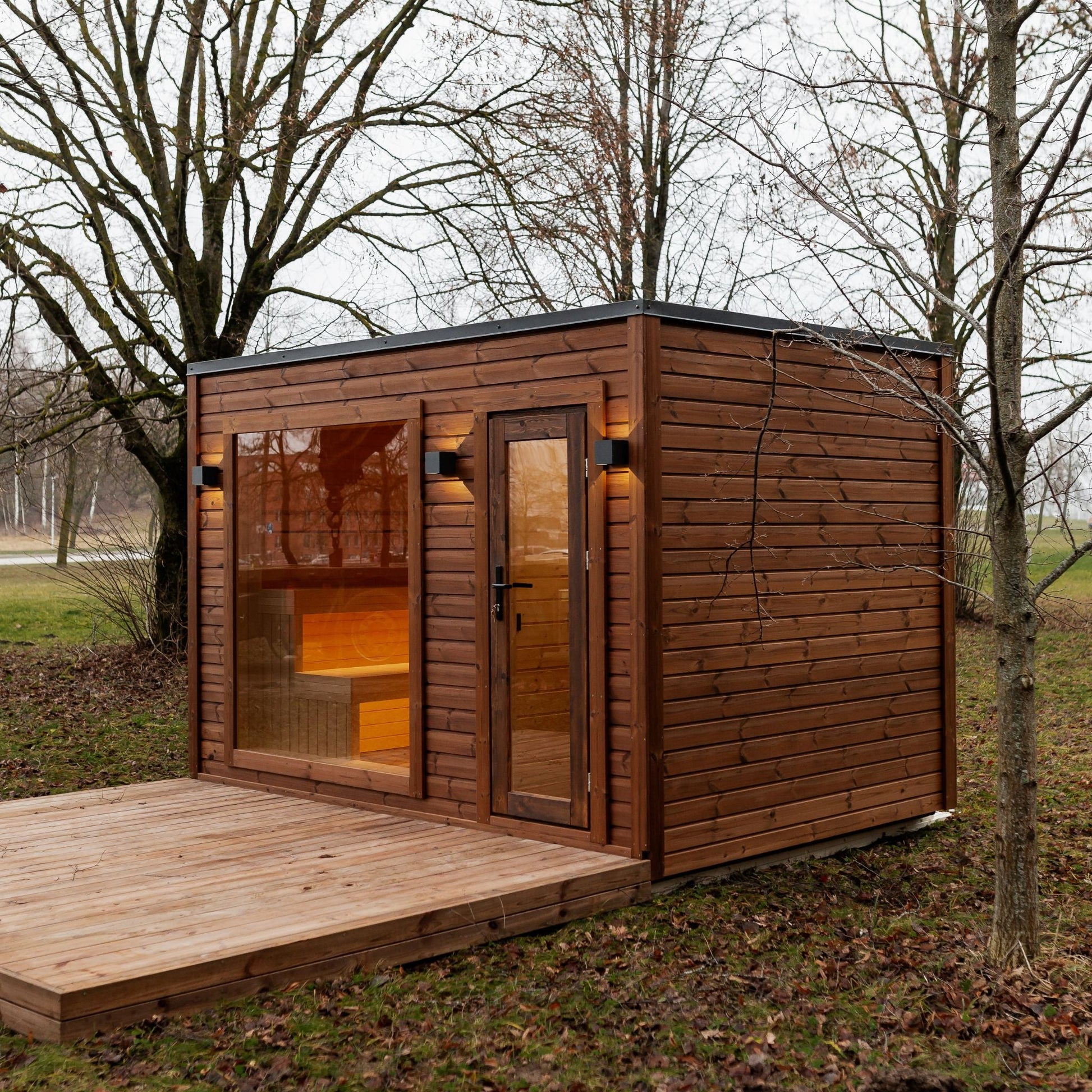 Halo Saunas Fort Soleil 4 to 6 Person Traditional Sauna - Nuovo Luxury - Outdoor Sauna