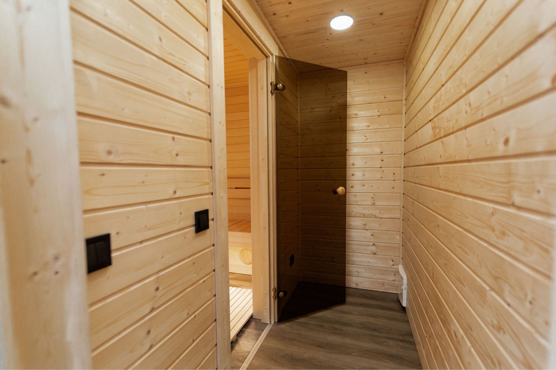 Halo Saunas Fort Soleil 4 to 6 Person Traditional Sauna - Nuovo Luxury - Outdoor Sauna