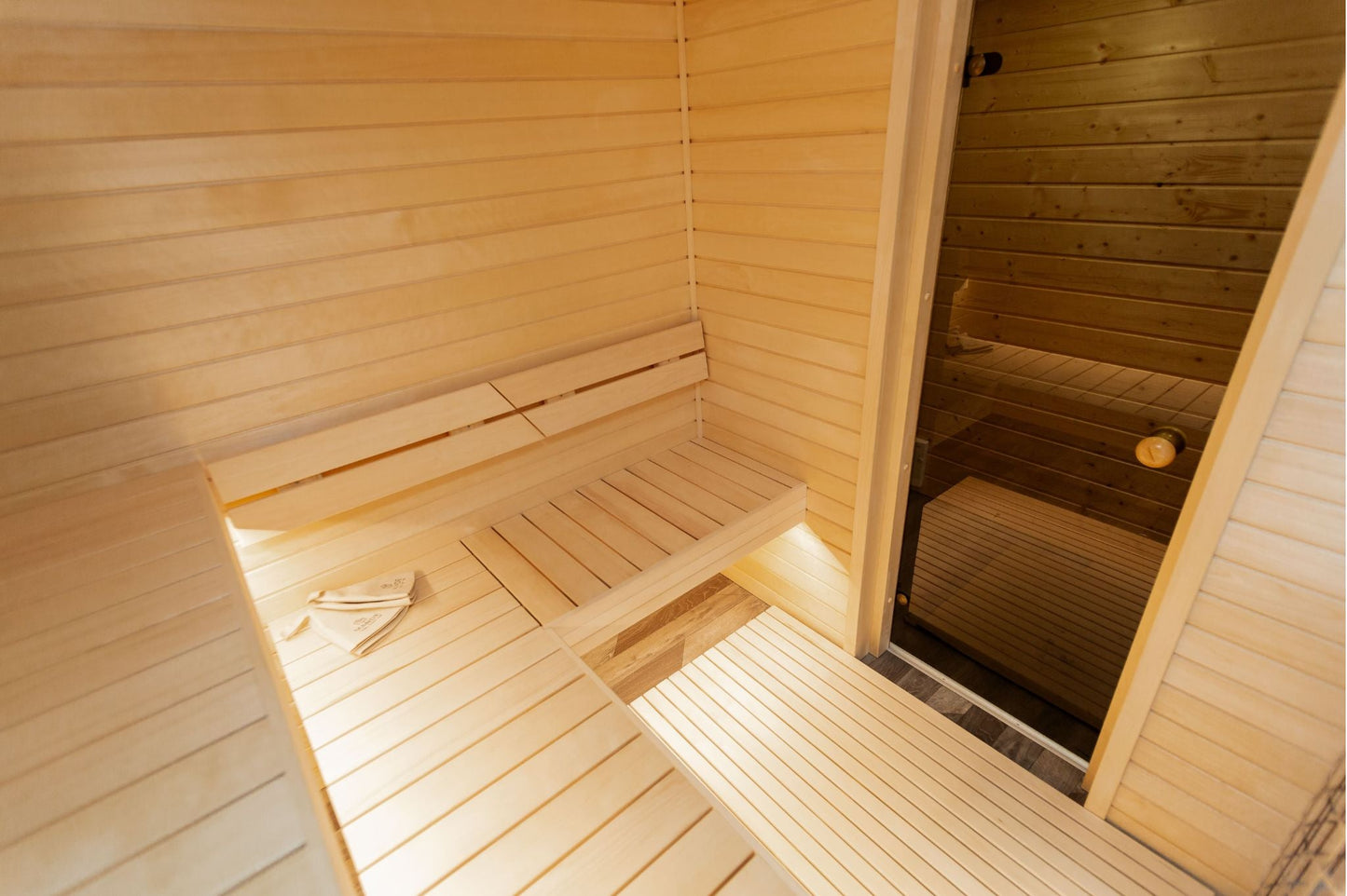 Halo Saunas Fort Soleil 4 to 6 Person Traditional Sauna - Nuovo Luxury - Outdoor Sauna