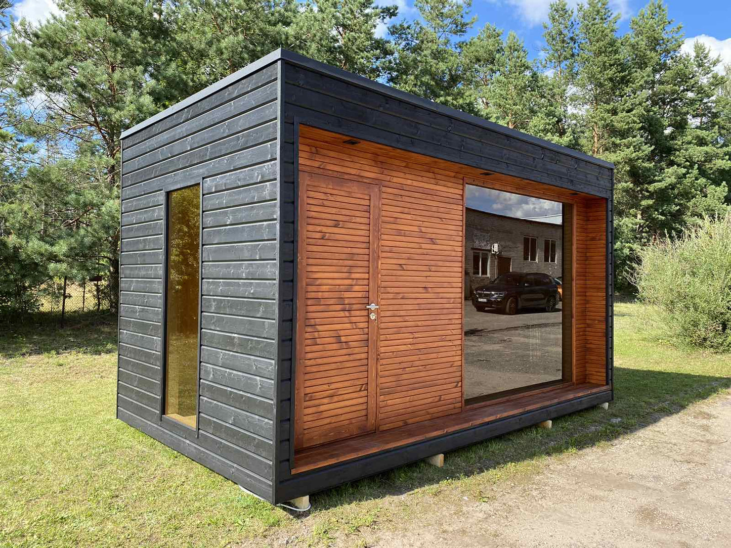 Halo Saunas Hideout 6 Person Traditional Sauna 5m - Nuovo Luxury - Outdoor Sauna