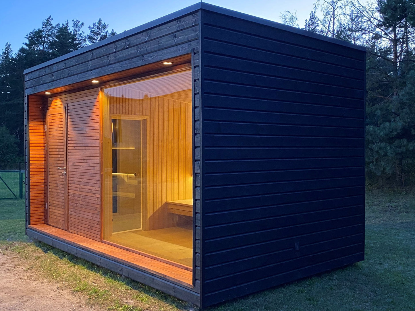 Halo Saunas Hideout 6 Person Traditional Sauna 5m - Nuovo Luxury - Outdoor Sauna