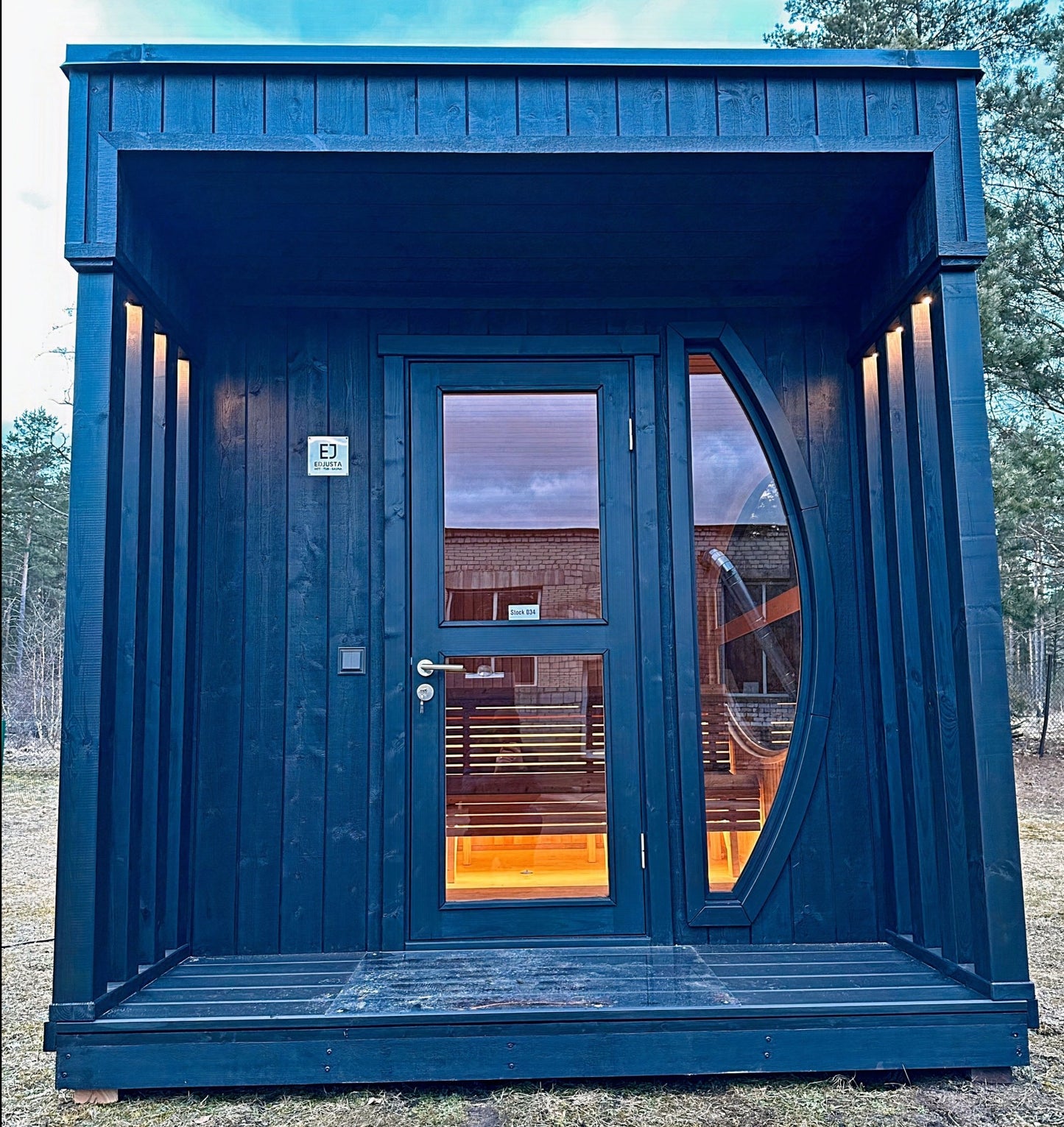 Halo Saunas Prestige Sauna | 4 Person - Nuovo Luxury - Outdoor Sauna