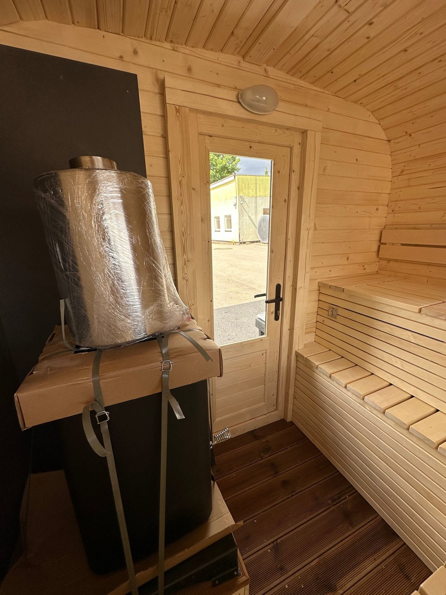 Halo Saunas Rejuvenation Quad Traditional Outdoor 4 to 6 Person Sauna - Nuovo Luxury - Outdoor Sauna