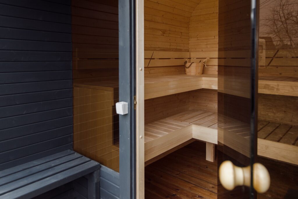 Halo Saunas Rejuvenation Quad Traditional Outdoor 4 to 6 Person Sauna - Nuovo Luxury - Outdoor Sauna