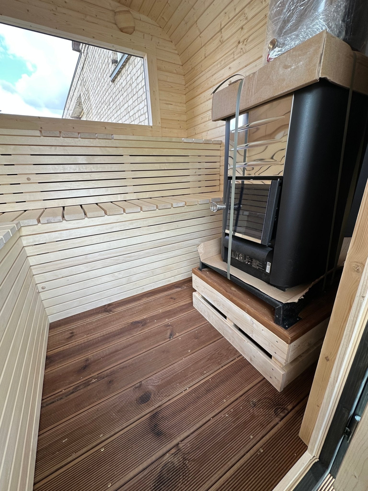 Halo Saunas Rejuvenation Quad Traditional Outdoor 4 to 6 Person Sauna - Nuovo Luxury - Outdoor Sauna