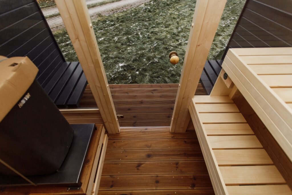 Halo Saunas Rejuvenation Quad Traditional Outdoor 4 to 6 Person Sauna - Nuovo Luxury - Outdoor Sauna