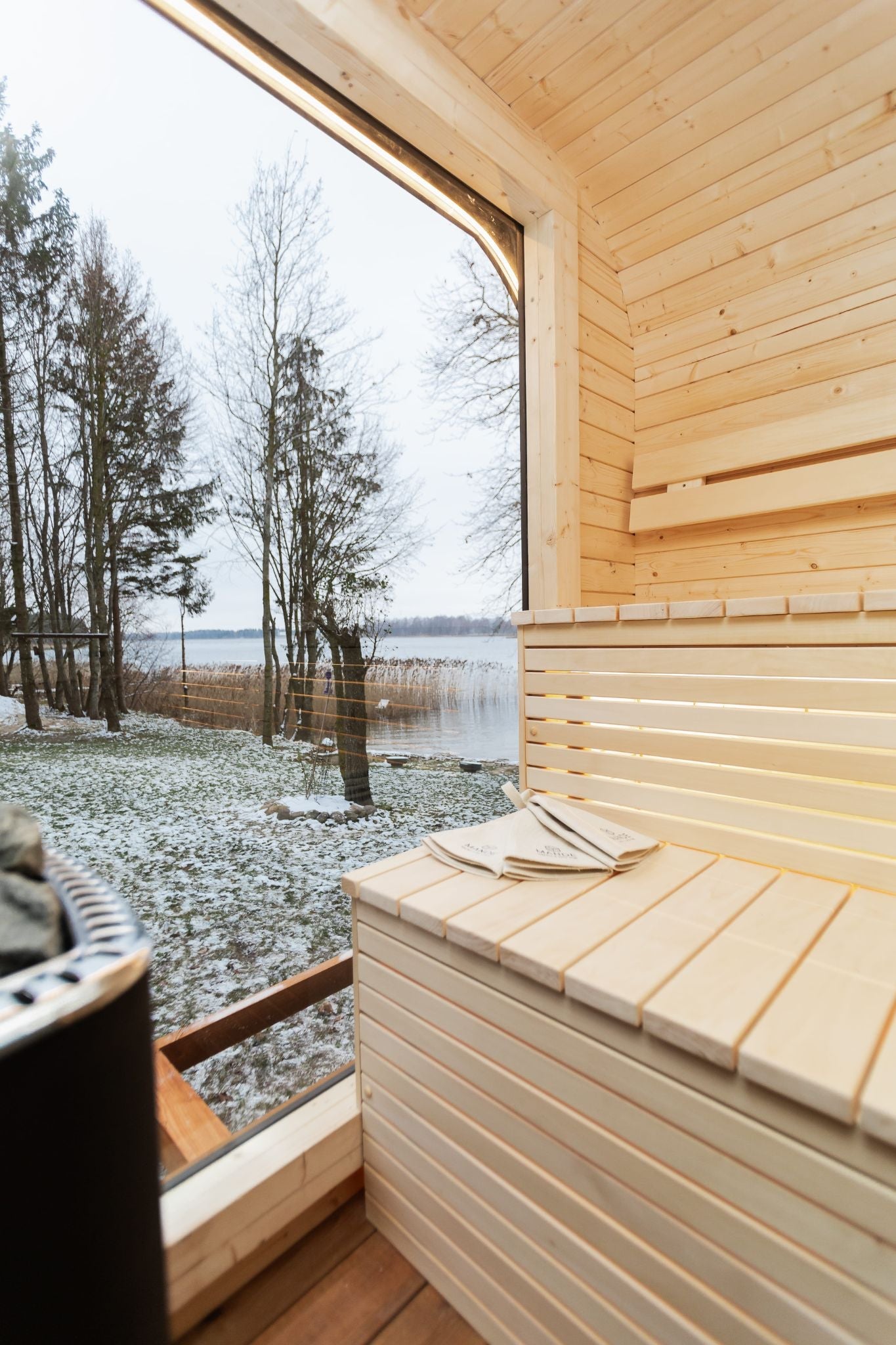Halo Saunas Sanctuary 2 in 1 Spa Hot Tub & Sauna Combo - Nuovo Luxury - Outdoor Sauna