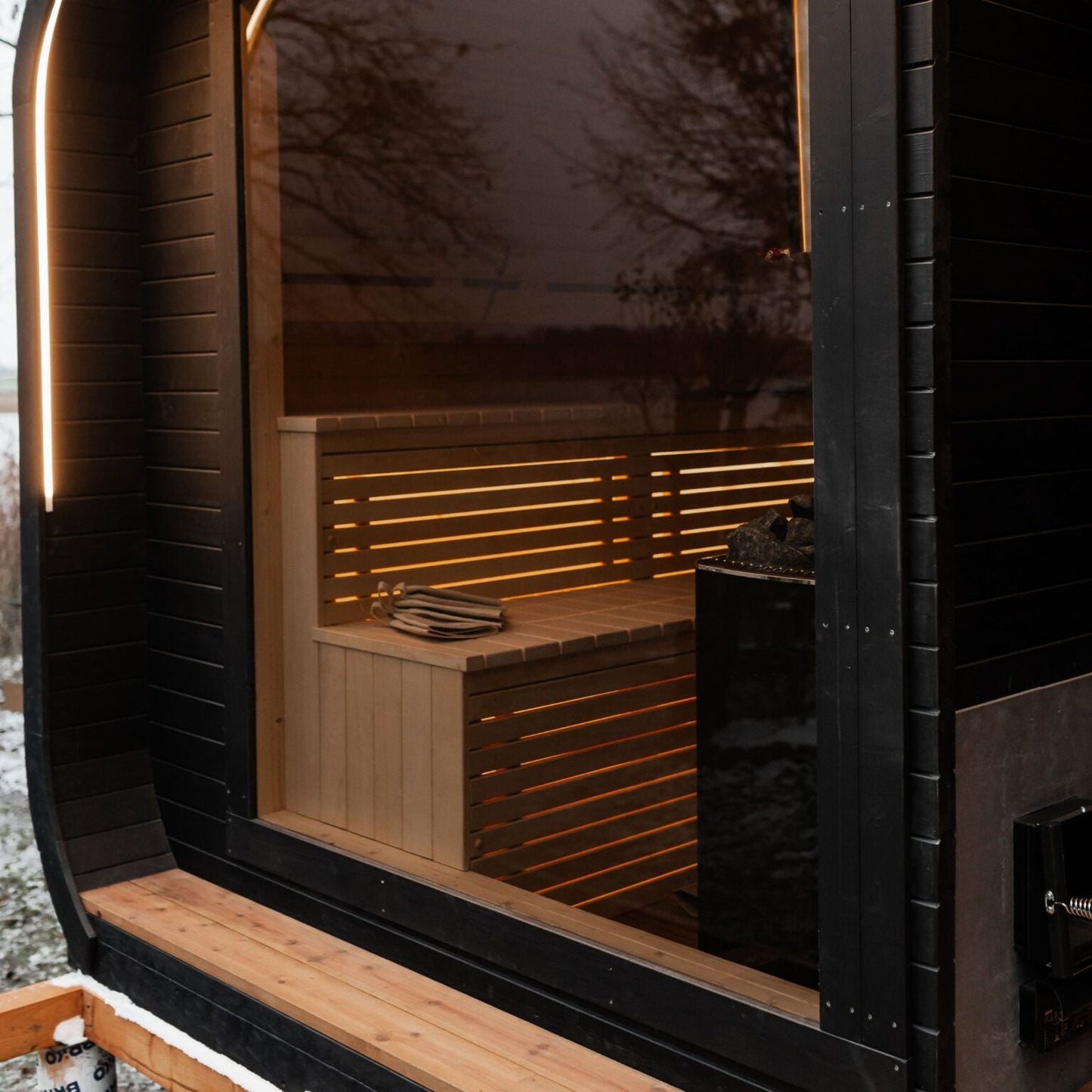 Halo Saunas Sanctuary 2 in 1 Spa Hot Tub & Sauna Combo - Nuovo Luxury - Outdoor Sauna