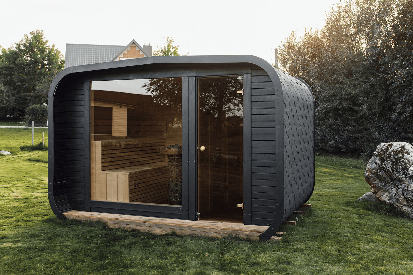 Halo Saunas Sanctuary V1 4 - 6 Person Traditional Outdoor Sauna - Nuovo Luxury - Outdoor Sauna