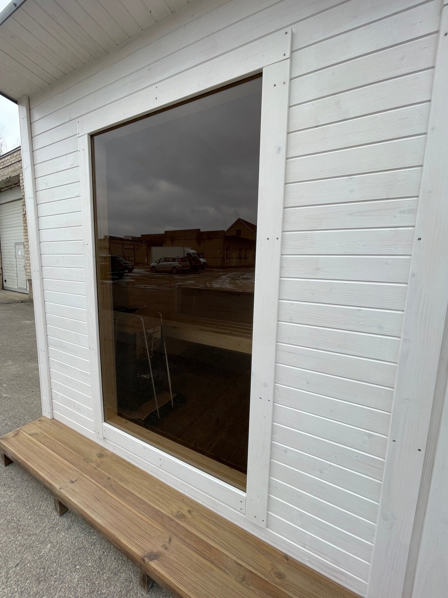 Halo Saunas The Nordic Escape Traditional Outdoor 6 Person Sauna - Nuovo Luxury - Outdoor Sauna