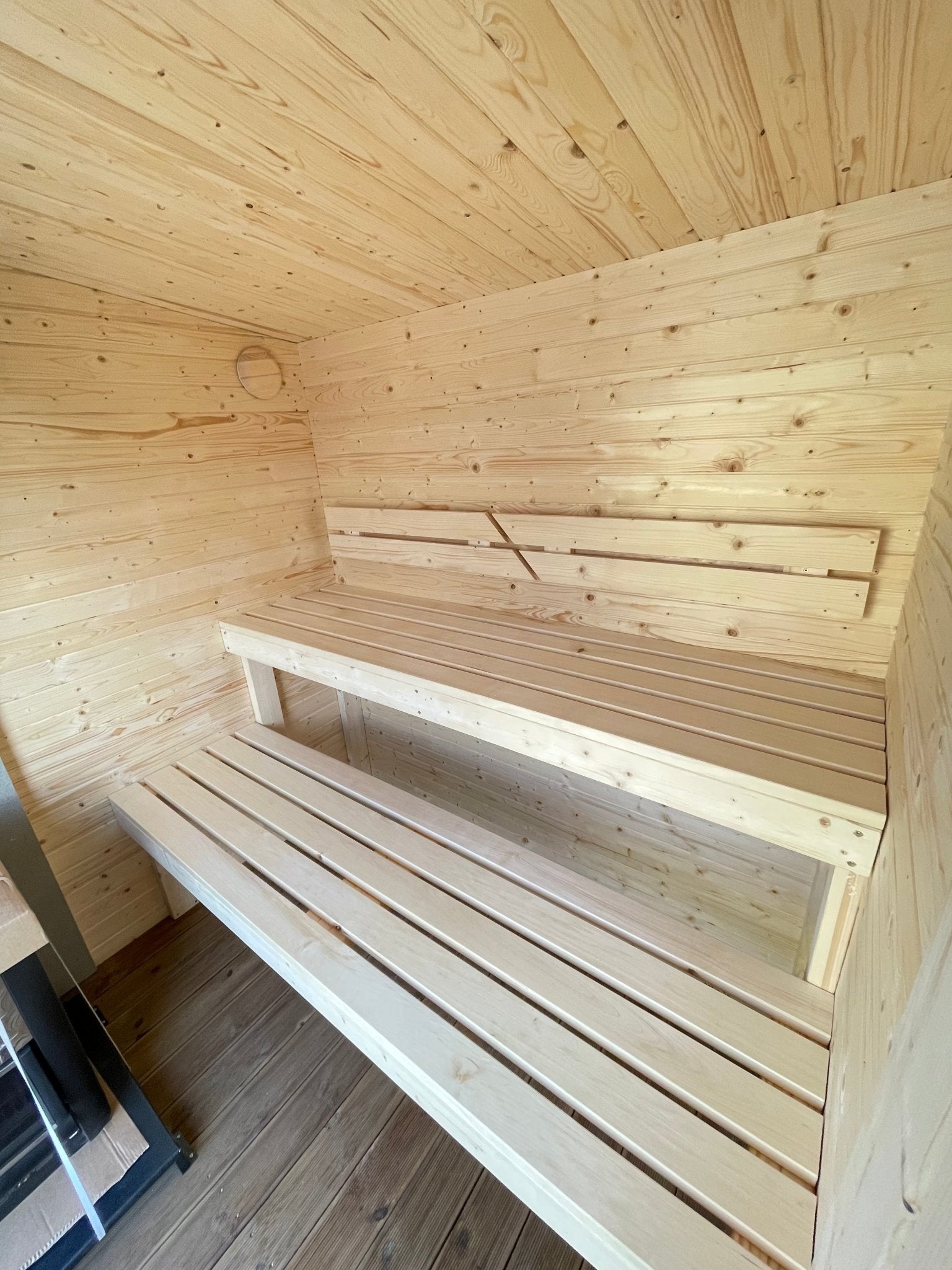 Halo Saunas The Nordic Escape Traditional Outdoor 6 Person Sauna - Nuovo Luxury - Outdoor Sauna