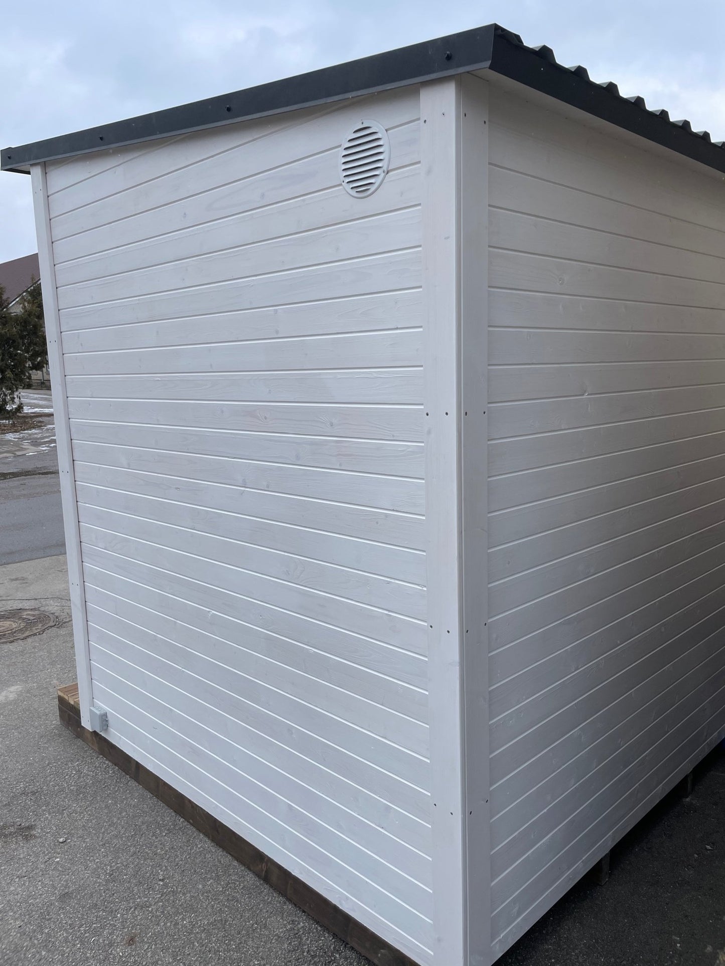 Halo Saunas The Nordic Escape Traditional Outdoor 6 Person Sauna - Nuovo Luxury - Outdoor Sauna