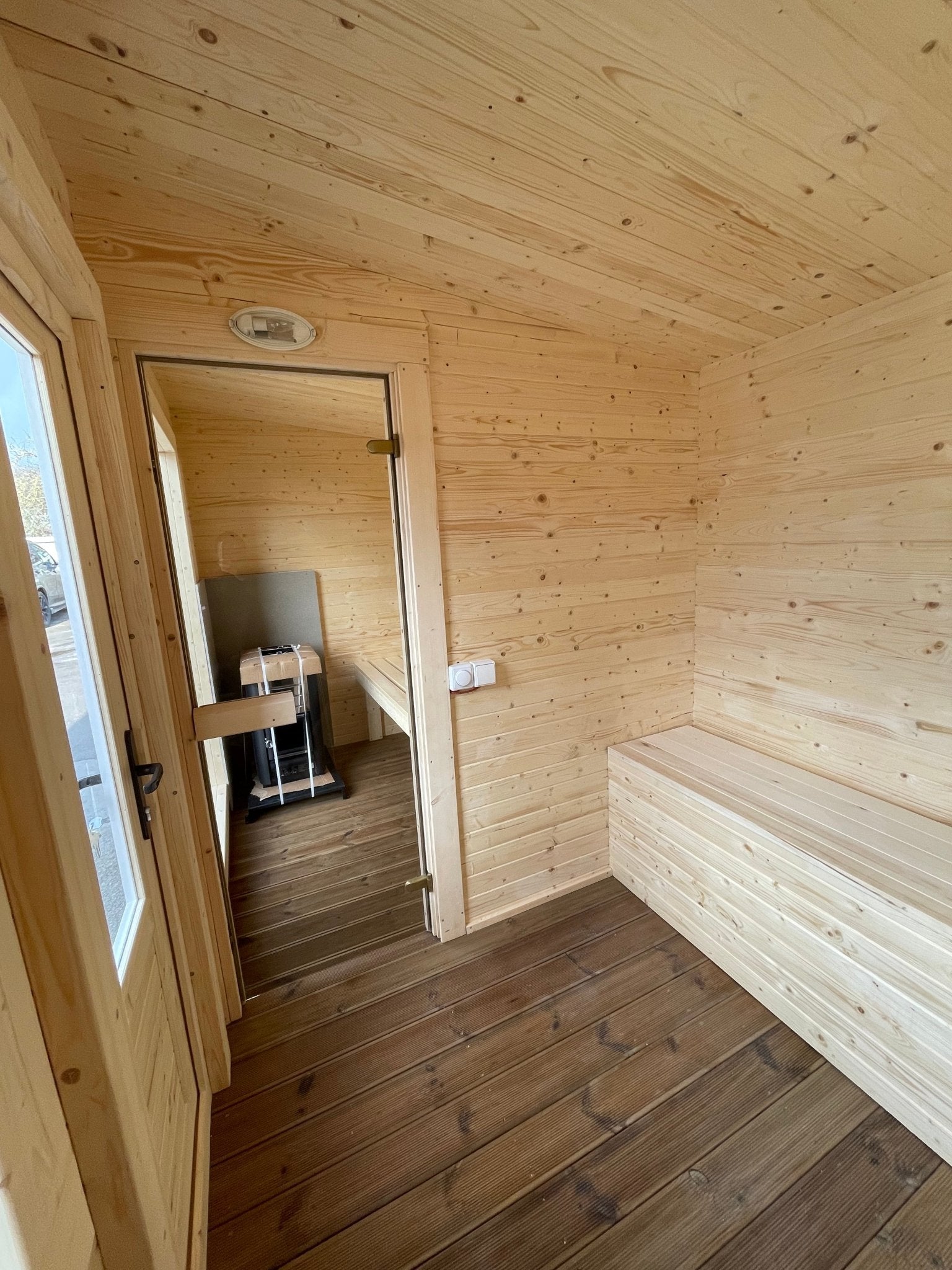 Halo Saunas The Nordic Escape Traditional Outdoor 6 Person Sauna - Nuovo Luxury - Outdoor Sauna