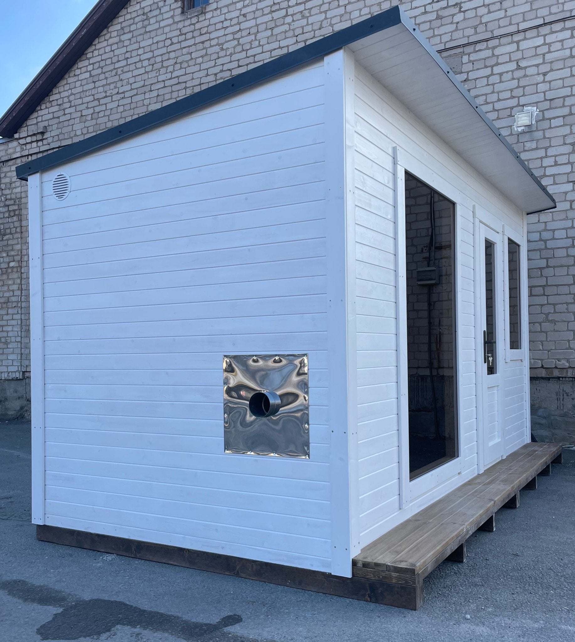 Halo Saunas The Nordic Escape Traditional Outdoor 6 Person Sauna - Nuovo Luxury - Outdoor Sauna