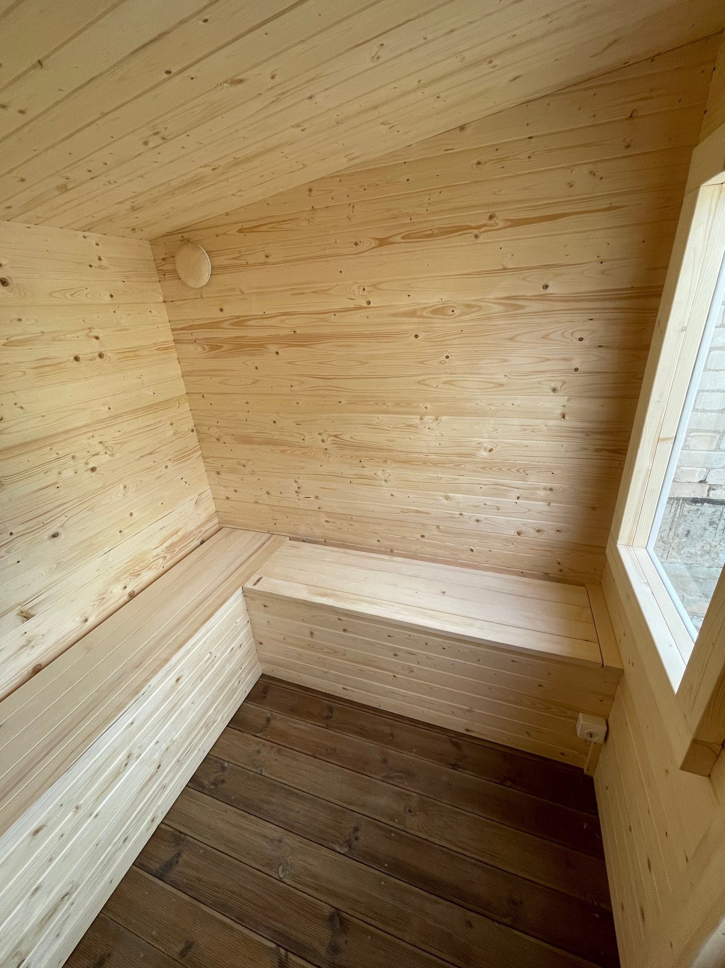 Halo Saunas The Nordic Escape Traditional Outdoor 6 Person Sauna - Nuovo Luxury - Outdoor Sauna