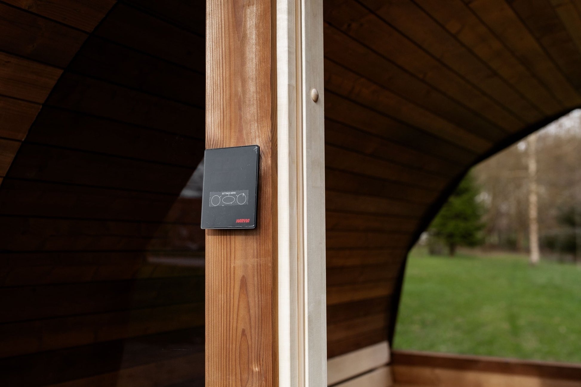 Halo Saunas Vox Barrel Sauna Thermo - wood - Nuovo Luxury - Outdoor Sauna