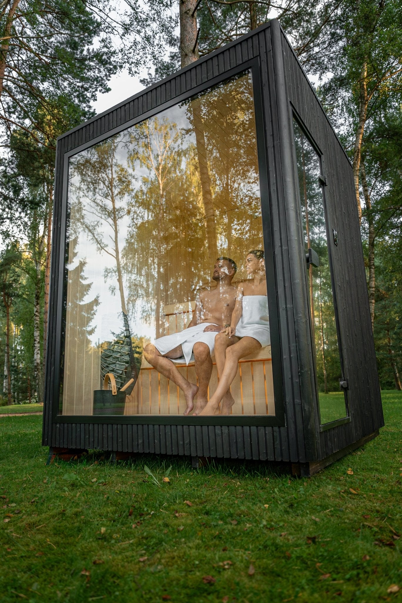 Heatwave 4 Person Sauna - Nuovo Luxury - Outdoor Sauna