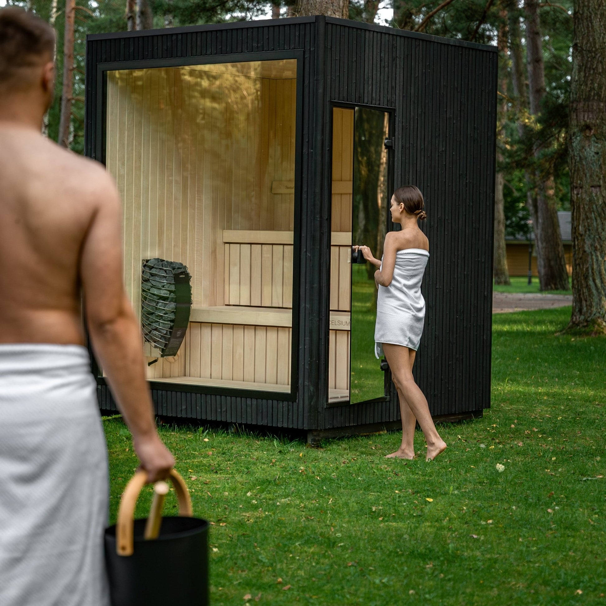 Heatwave 4 Person Sauna - Nuovo Luxury - Outdoor Sauna