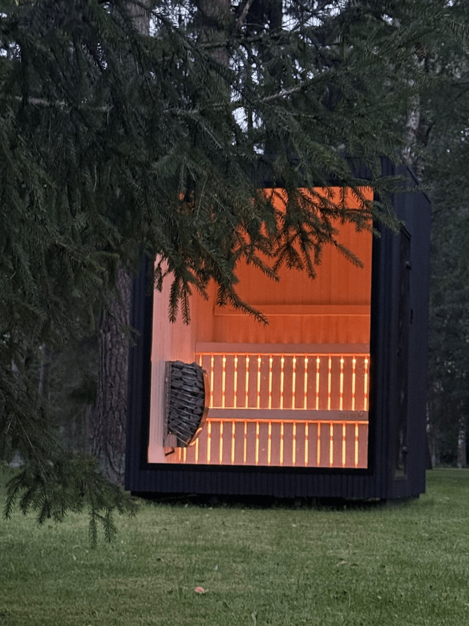 Heatwave 4 Person Sauna - Nuovo Luxury - Outdoor Sauna