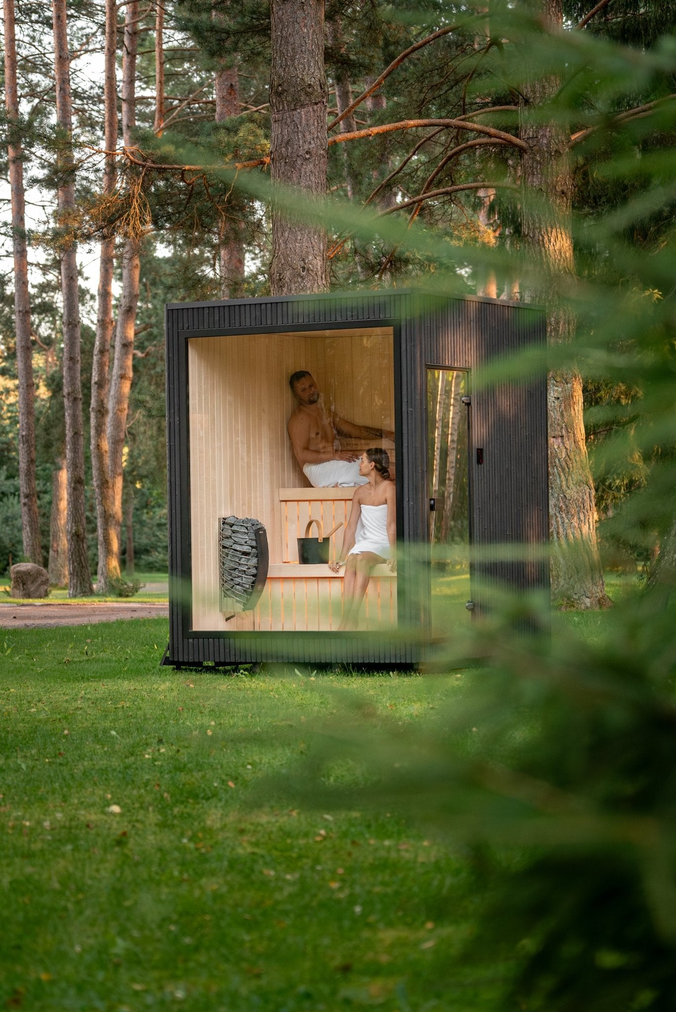 Heatwave 4 Person Sauna - Nuovo Luxury - Outdoor Sauna