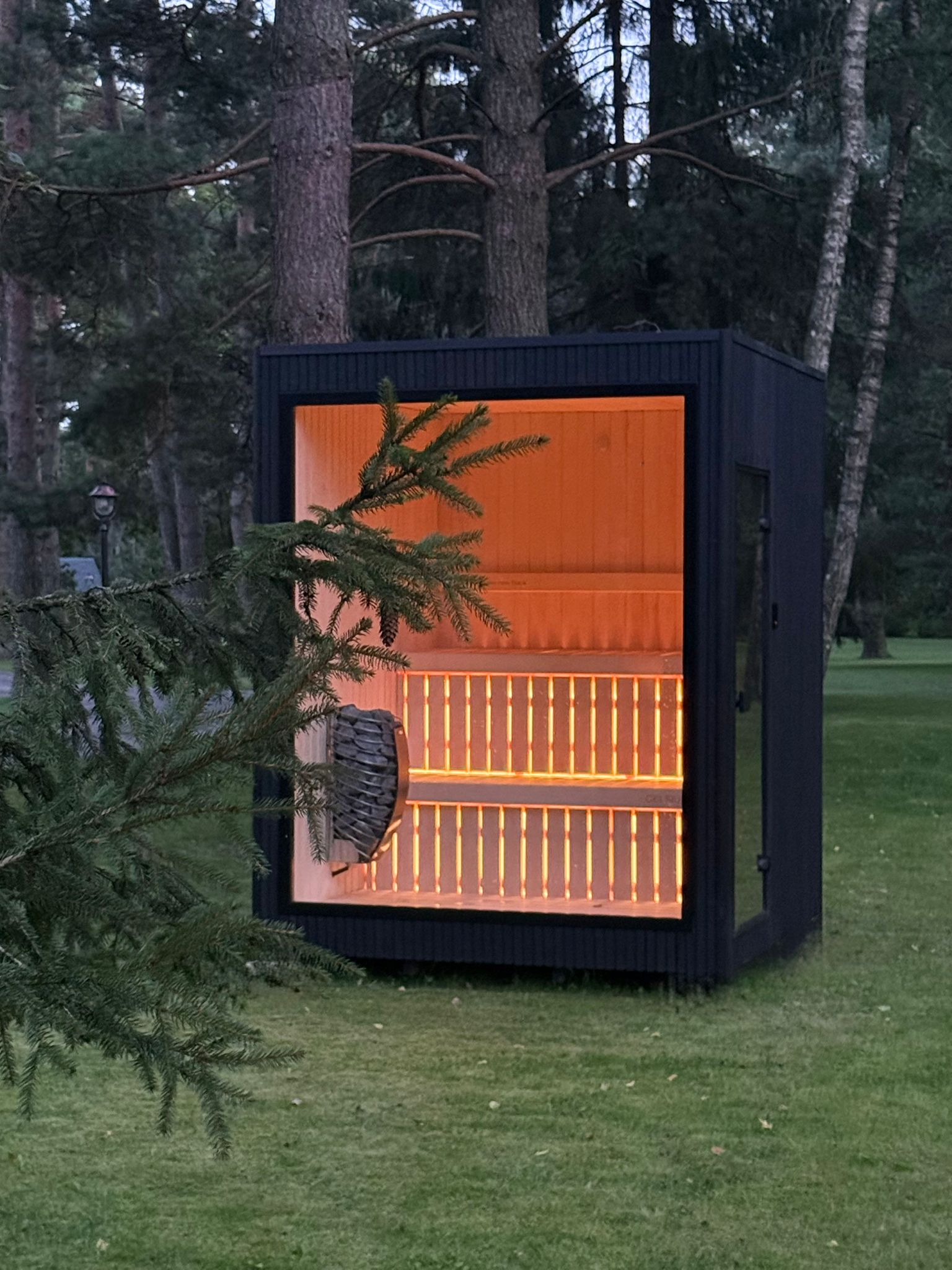 Heatwave 4 Person Sauna - Nuovo Luxury - Outdoor Sauna