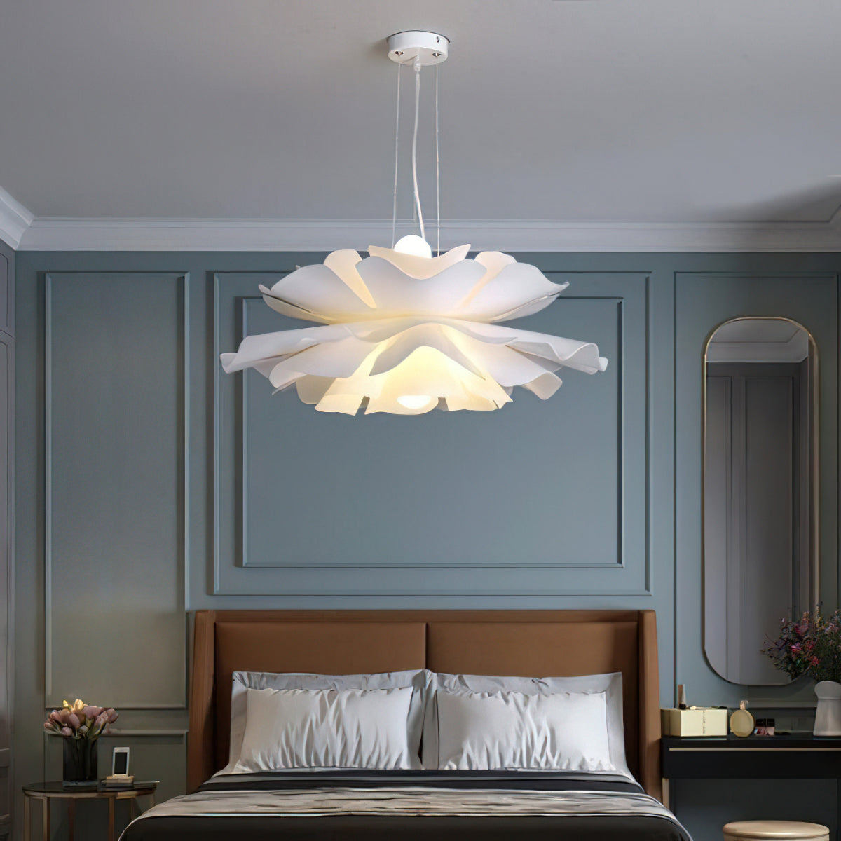 Loto Petal Pendant Light