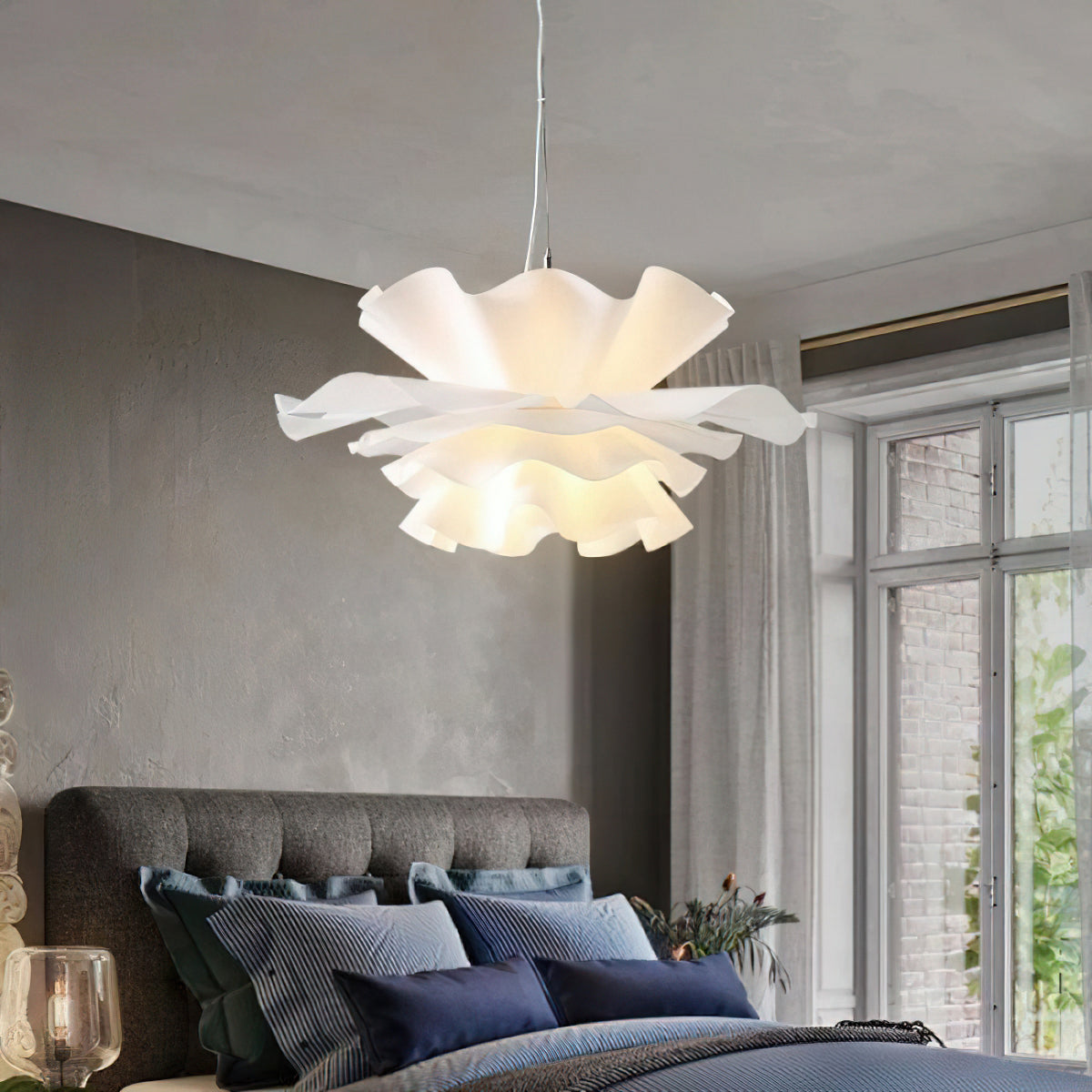 Loto Petal Pendant Light