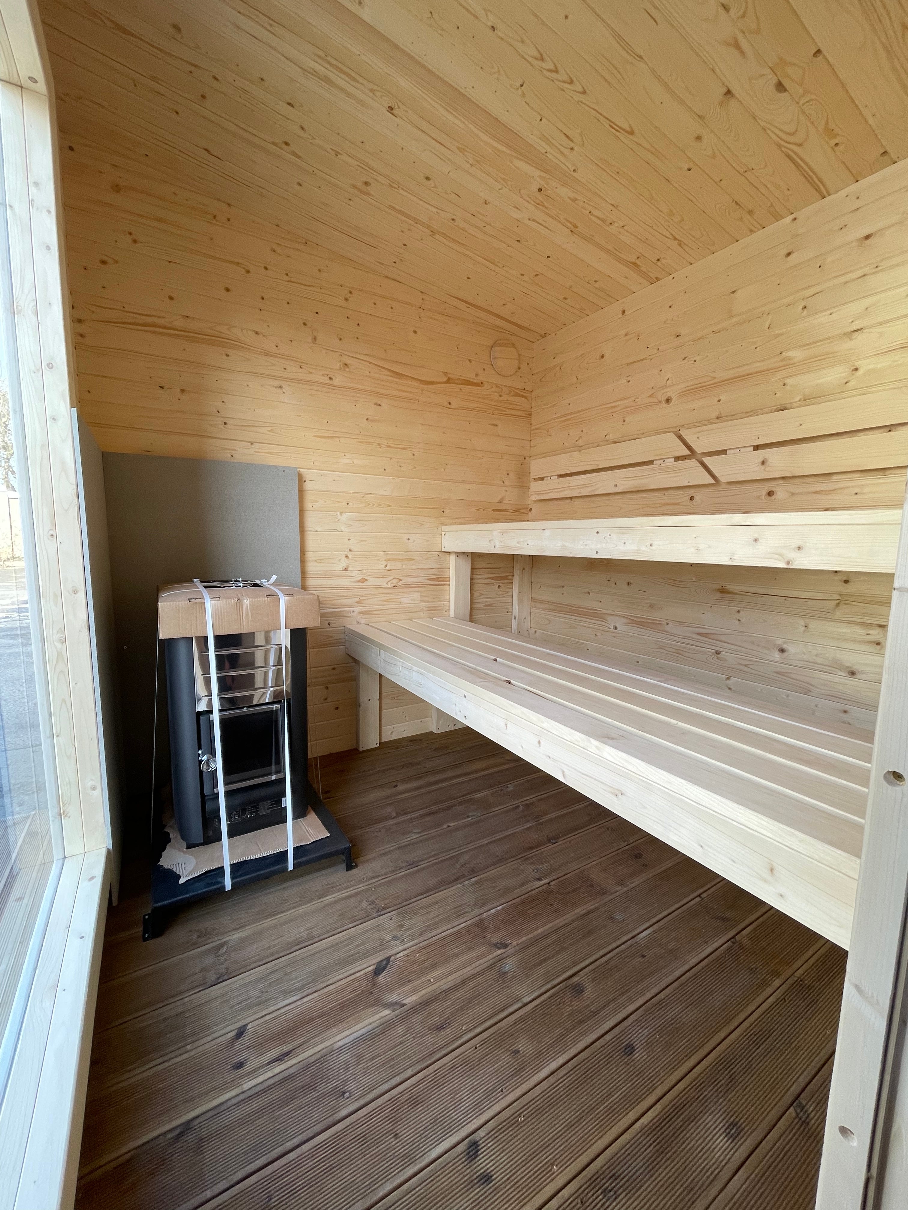 Halo Saunas The Nordic Escape Traditional Outdoor 6 Person Sauna - Nuovo Luxury