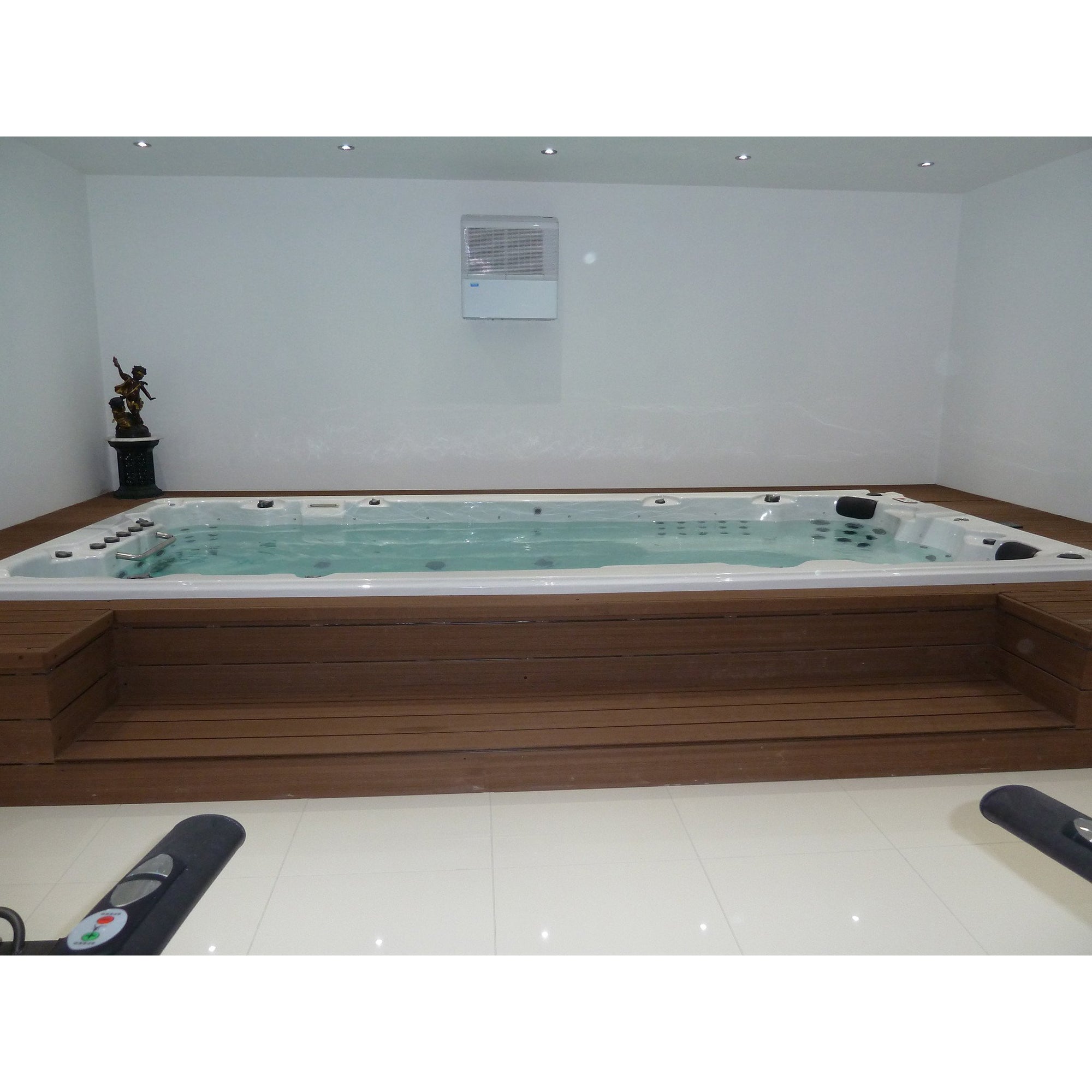 Canadian Spa 16ft Swim Spa 19HP-Jet 7-Person XTrainer - Nuovo Luxury