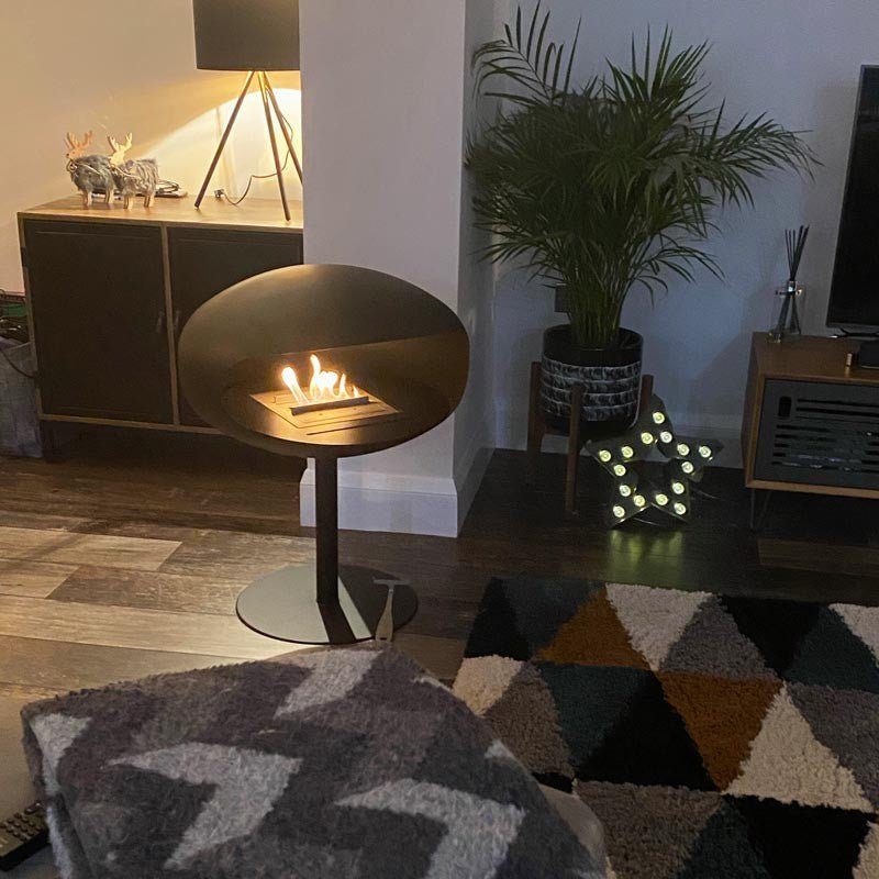 Cocoon Pedestal Smokeless Bioethanol Fire Black with a Black Base - Nuovo Luxury - Cocoon Fireplace