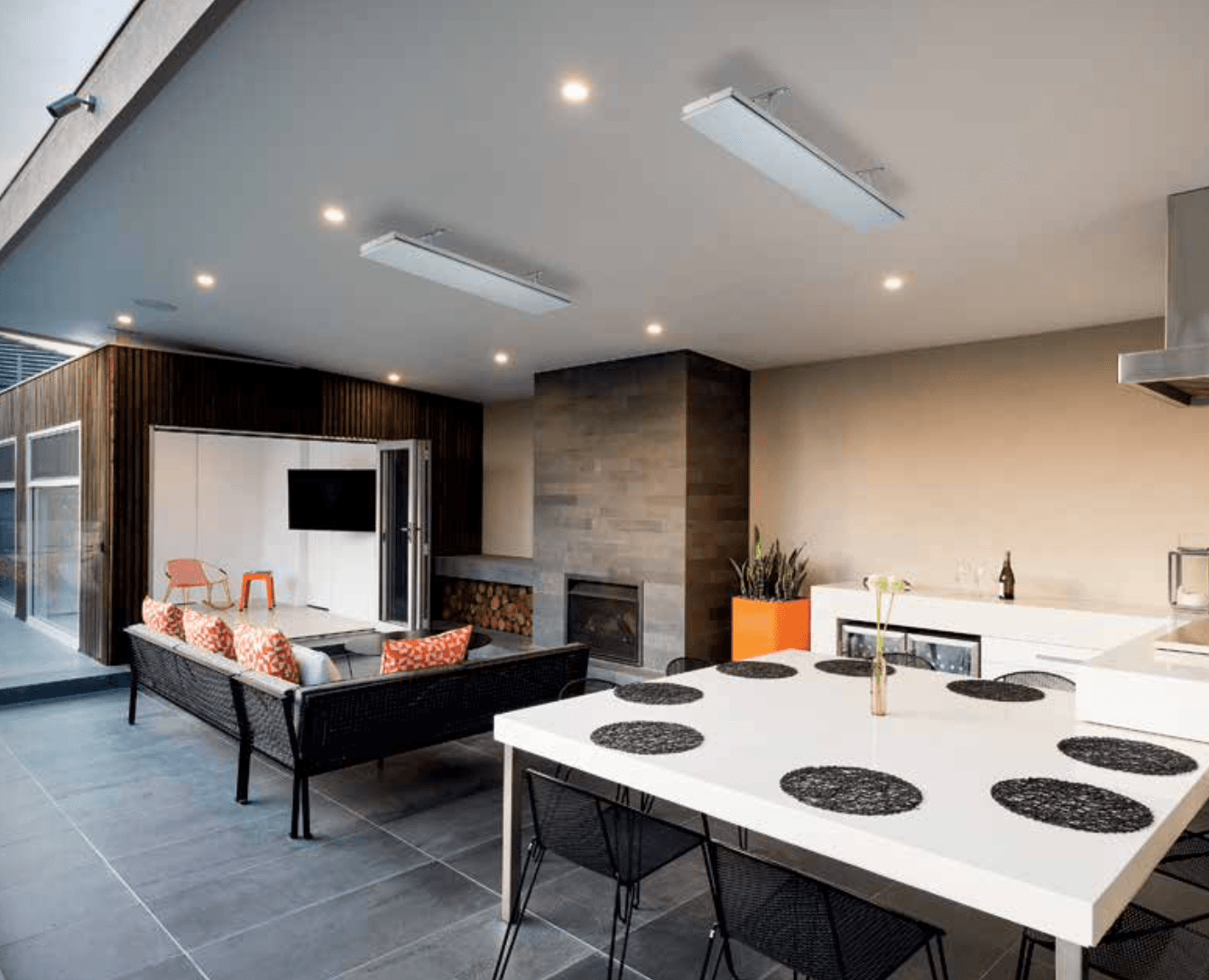 Heatstrip Elegance Energy Efficient Patio Heater 3200W w/ Remote - Nuovo Luxury - Patio Heater